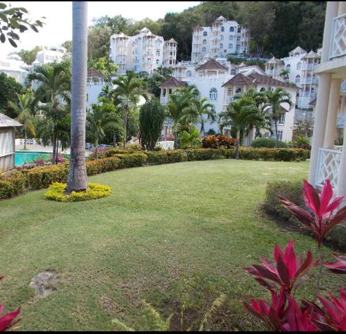 #D1 Castle Studio Wifi King Bed Ocho Rios Jamaica Buitenkant foto